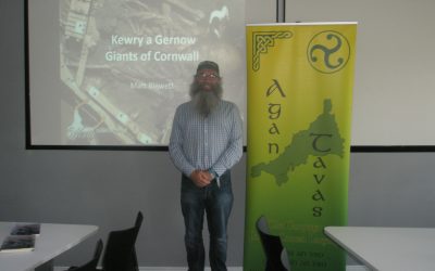{:en}Cornish Giants explained in Cornish{:}{:kw}Kewry Kernow styryes yn Kernewek{:}